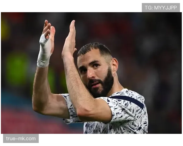 本泽马转会身价飙升，欧洲豪门展开激烈争夺