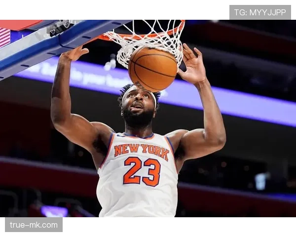 米切尔·罗宾逊内线防守提升篮板率，显著限制对手得分空间