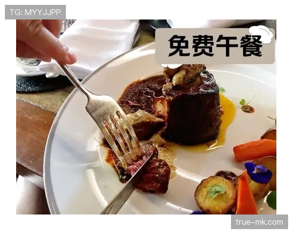 刘诗雯退役后每天五点起床练瑜伽，家里养了三只猫，微博晒的早餐比我的午餐还精致